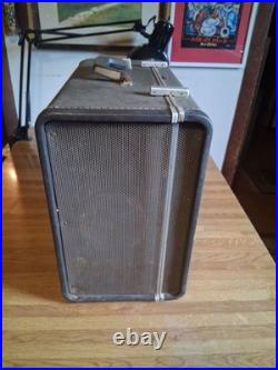 VINTAGE Ampex TUBE Speaker Amplifier Model A-692 POWERS UP