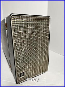 Vintage GE RP-2160A Portable Trimline Phonograph 4 speed Tube Amp Record Player