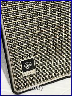 Vintage GE RP-2160A Portable Trimline Phonograph 4 speed Tube Amp Record Player