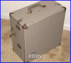 WithPlaying Video Vintage Newcomb TR-1640M Tube Amplifier 4 Speed Record Player